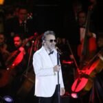 Nostalgia-y-romanticismo-Mijares-Sinfonico-enamora-en-Queretaro