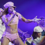 Emilia arrasa en un inicio de gira en el que “detrás del humo” no hizo más que brillar